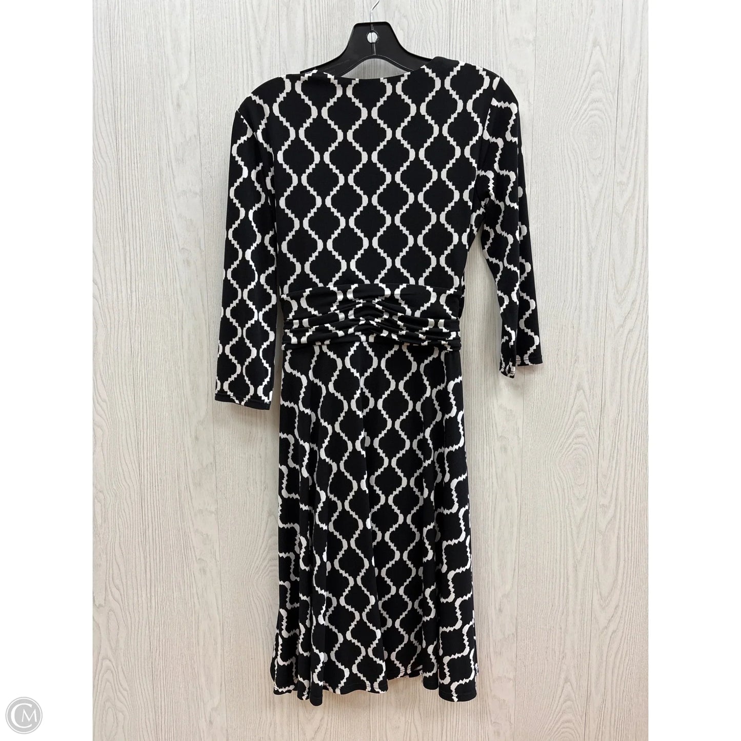 Dress Casual Short By White House Black Market In Black & White, Size: 4