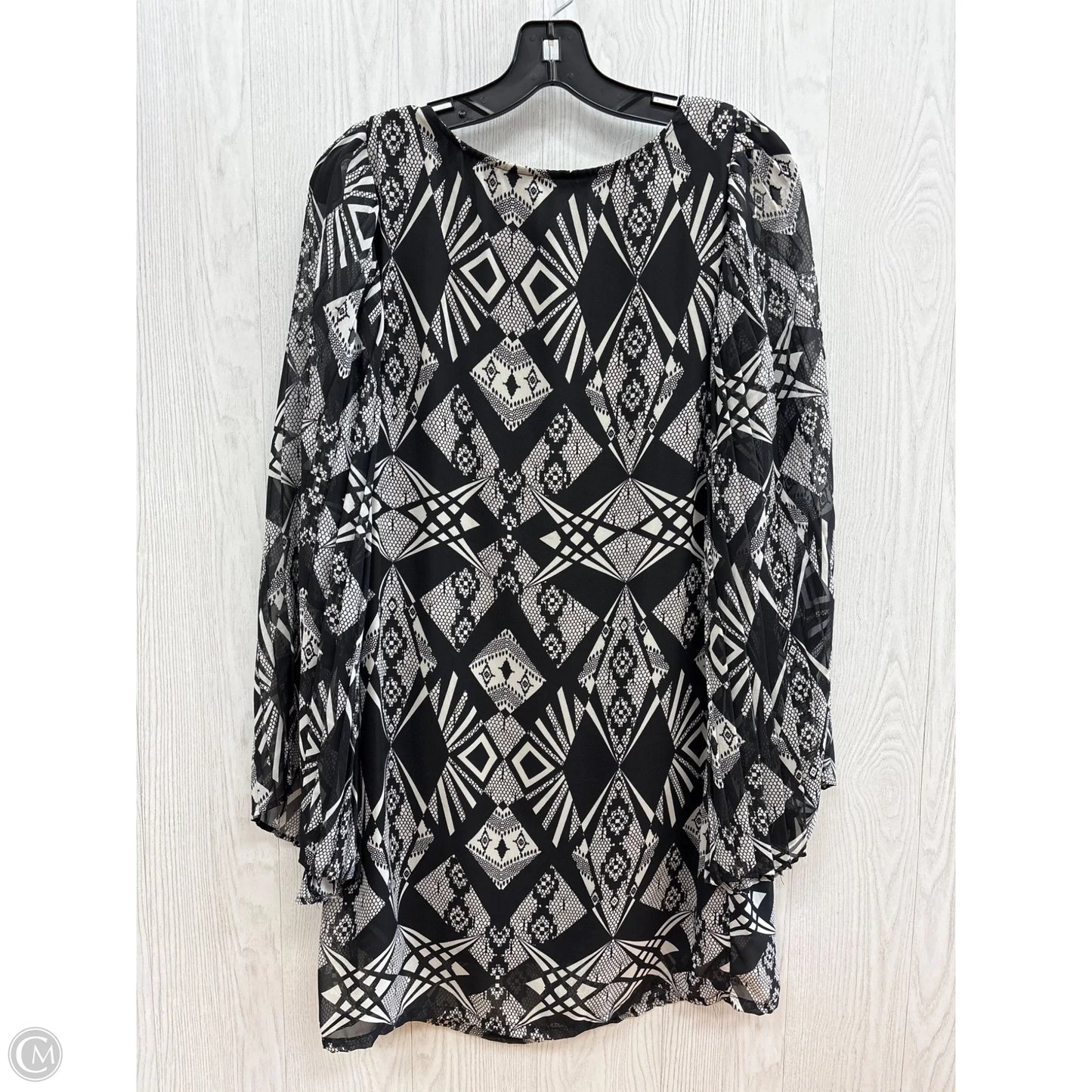 Dress Casual Short By Fire In Black & White, Size: M