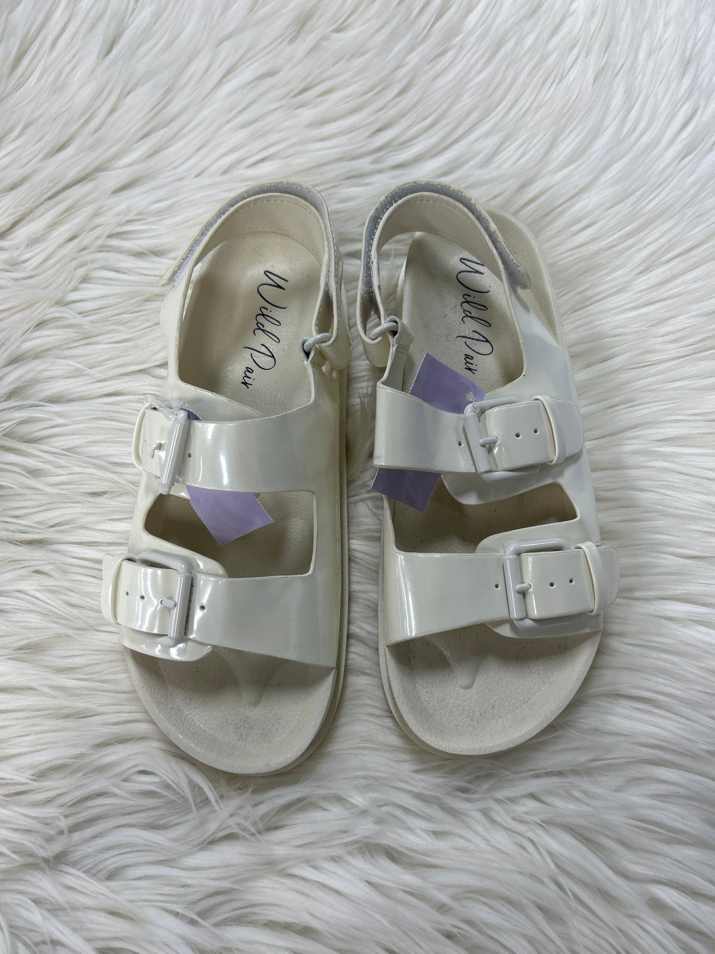 Sandals Flats By Clothes Mentor In Cream, Size:6.5