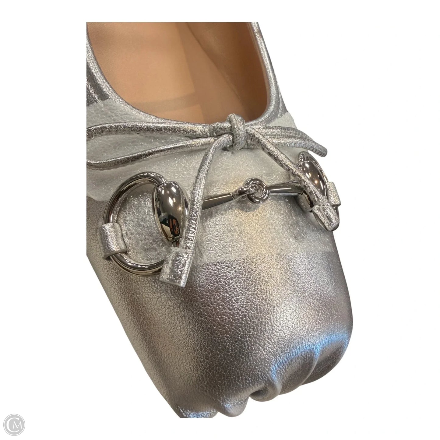 Shoes Luxury Designer By Gucci In Silver, Size: 9