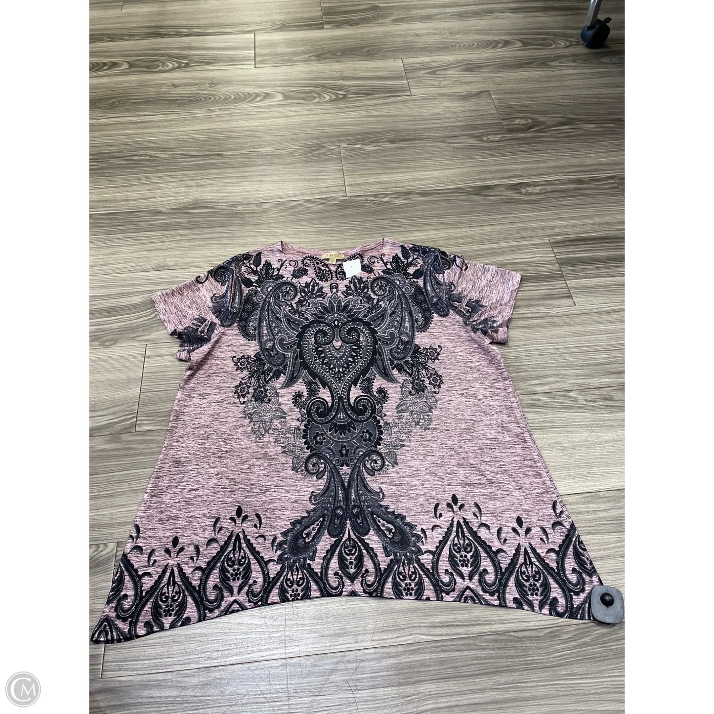 Top Short Sleeve By Lavish In Multi-colored, Size: 2x