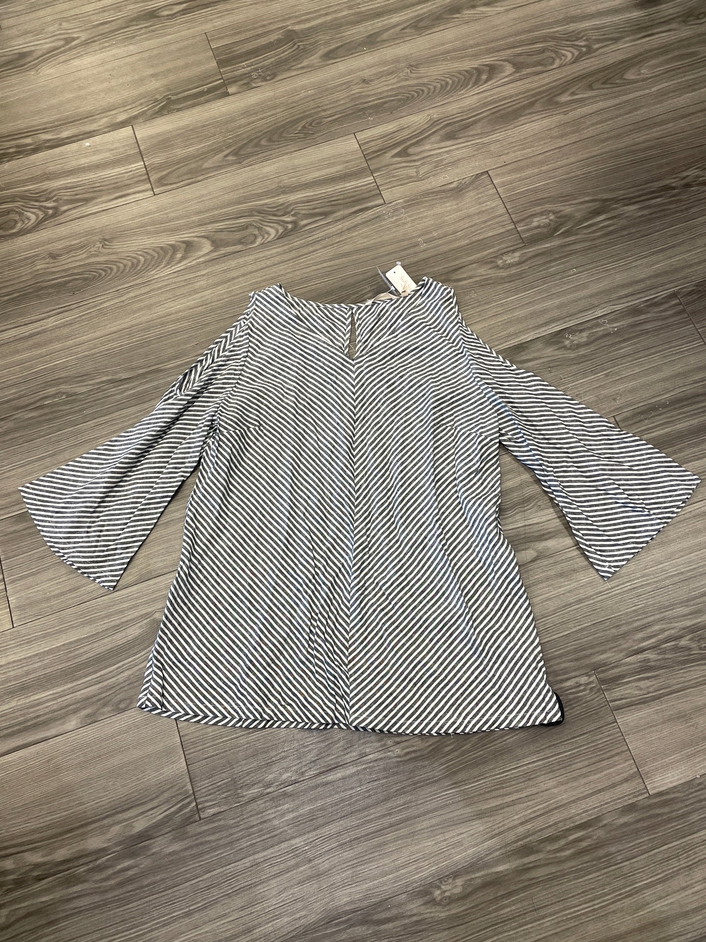 Top Long Sleeve By Soft Surroundings In Grey & White, Size: Xl