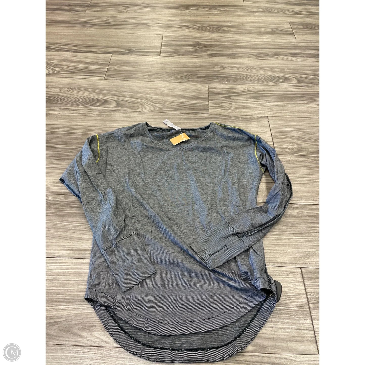 Athletic Top Long Sleeve Crewneck By Lululemon In Black, Size: 6