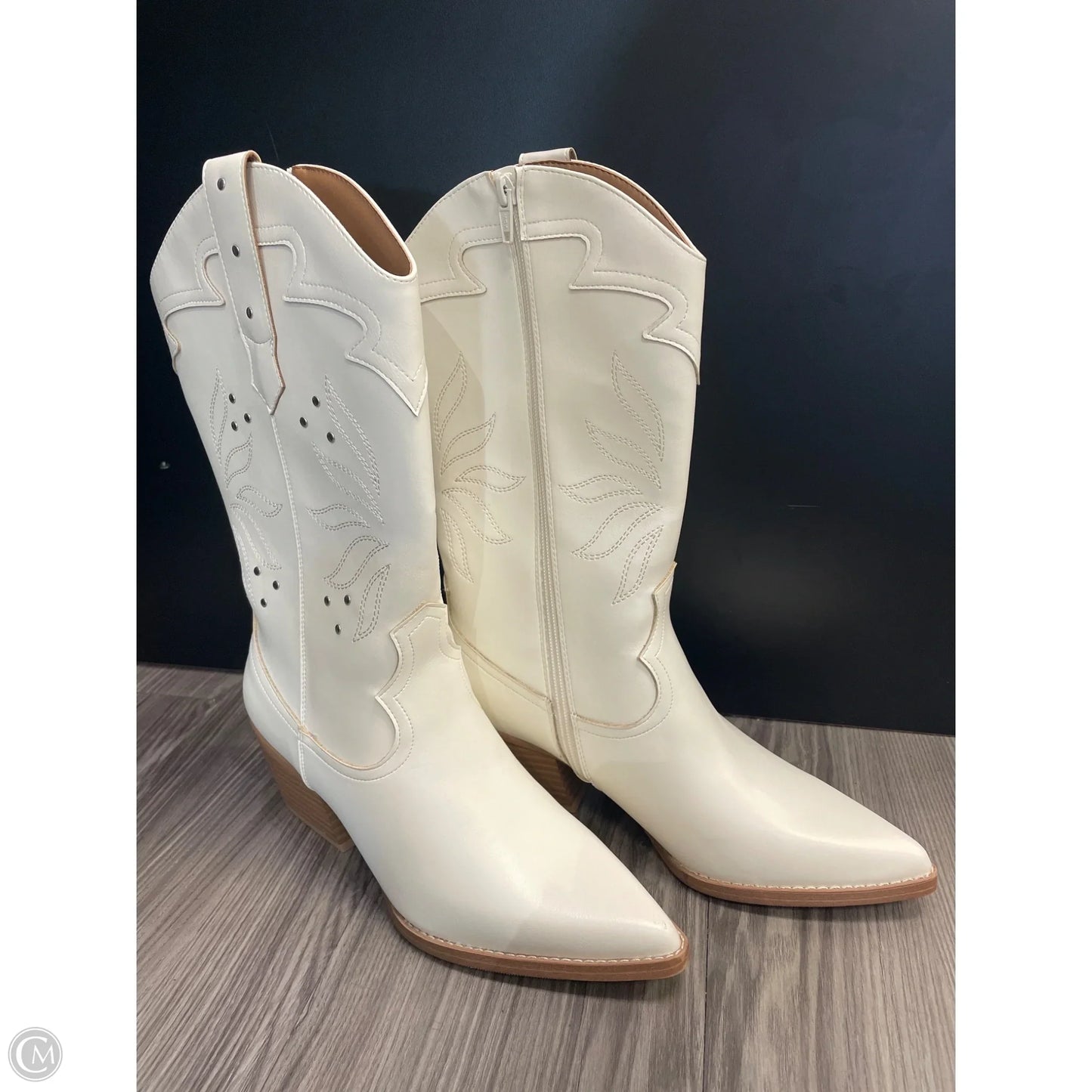 Boots Western By Universal Thread In White, Size: 9.5