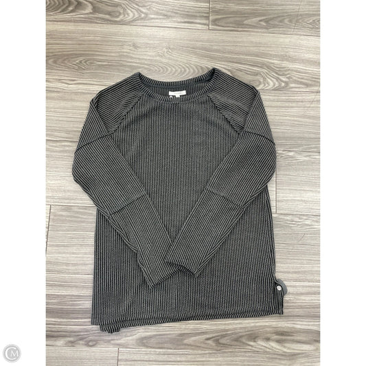 Top Long Sleeve By Maurices In Grey, Size: M