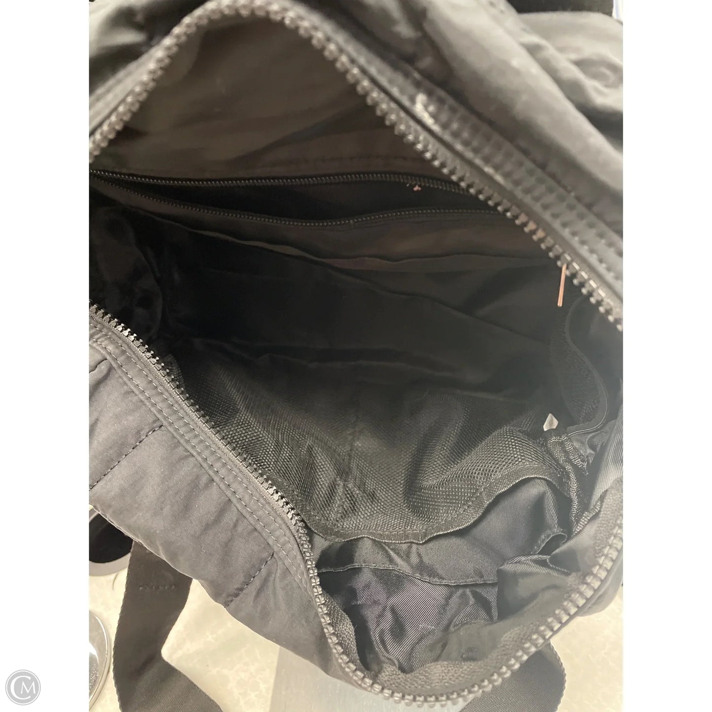 Handbag By Clothes Mentor, Size: Medium