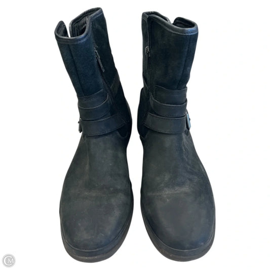 Boots Designer By Ugg In Black, Size: 8.5