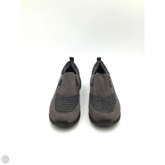 Shoes Hiking By Lands End In Grey, Size: 7.5