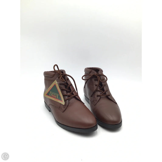 Boots Ankle Flats By Clothes Mentor In Brown, Size: 7.5