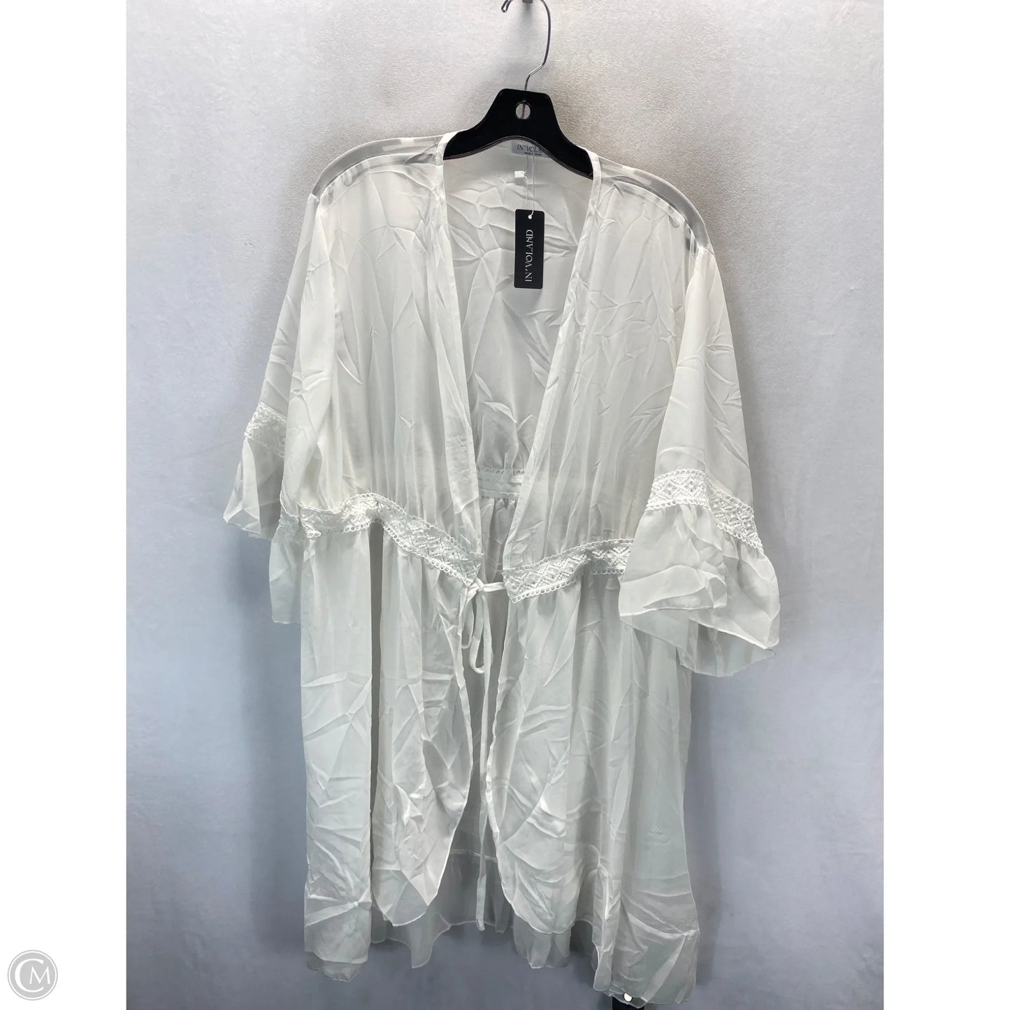 Cardigan By Clothes Mentor In White, Size: 1x