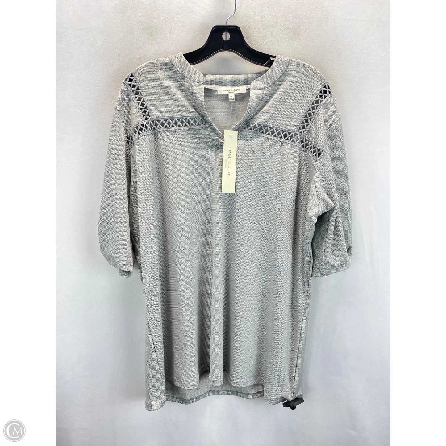Top 3/4 Sleeve By Clothes Mentor In Grey & White, Size: 1x