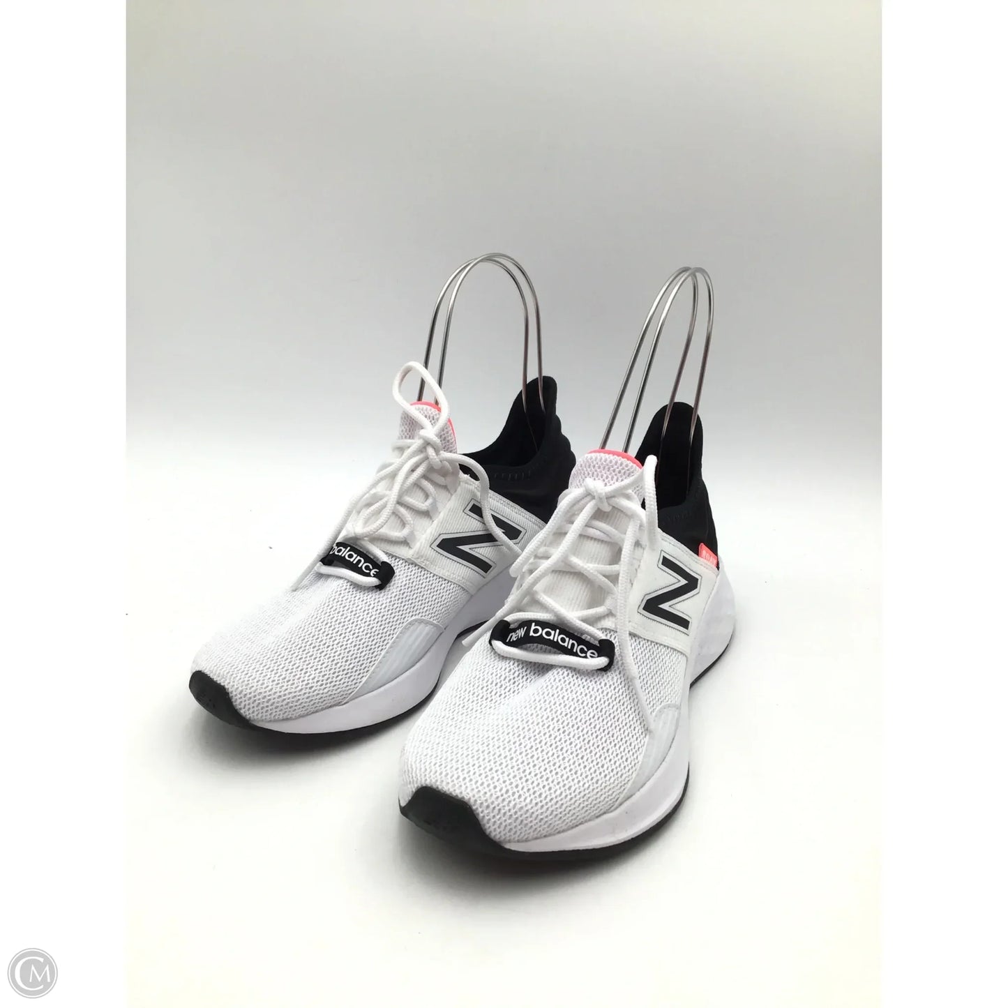 Shoes Athletic By New Balance In Black & White, Size: 7
