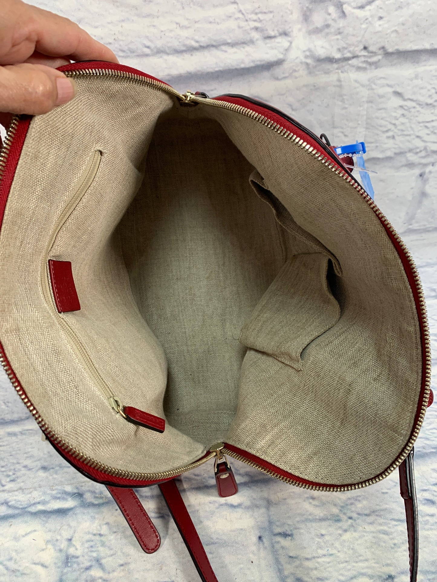 Handbag Luxury Designer By Gucci, Size: Medium