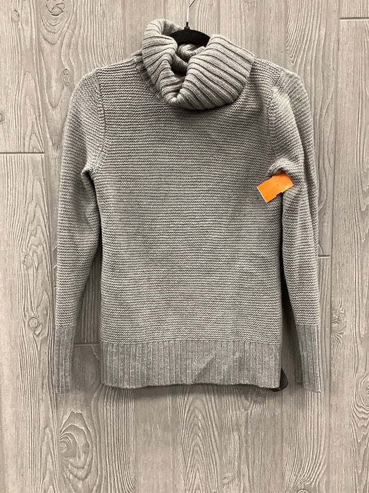 Sweater By Banana Republic In Grey, Size: M