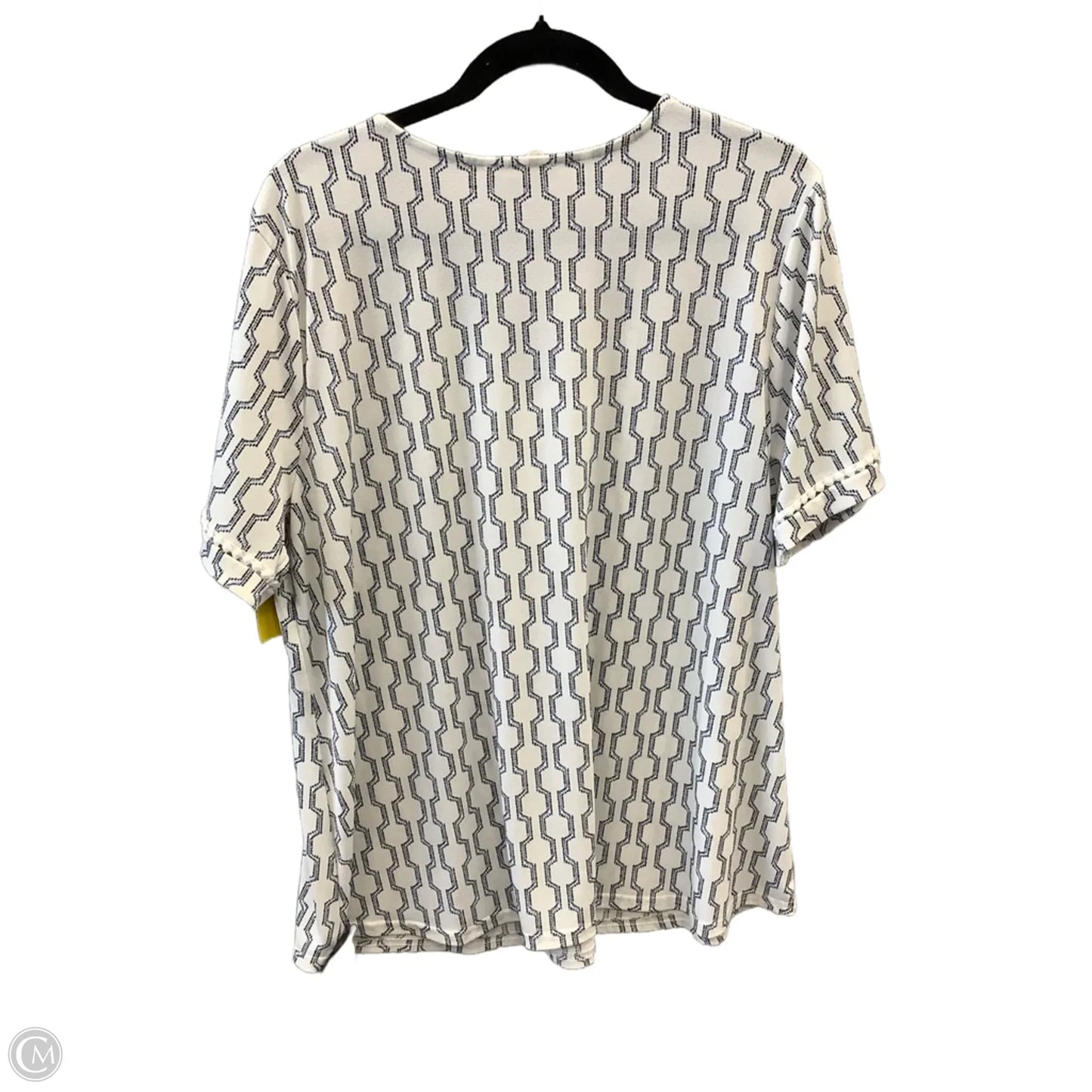 Top Short Sleeve By Clothes Mentor In White, Size: 2x