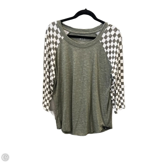 Top Long Sleeve By Maurices In Green & White, Size: L