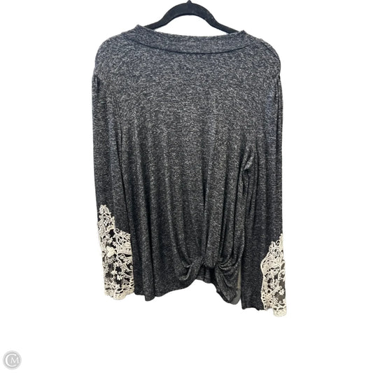 Top Long Sleeve By Maurices In Grey, Size: L
