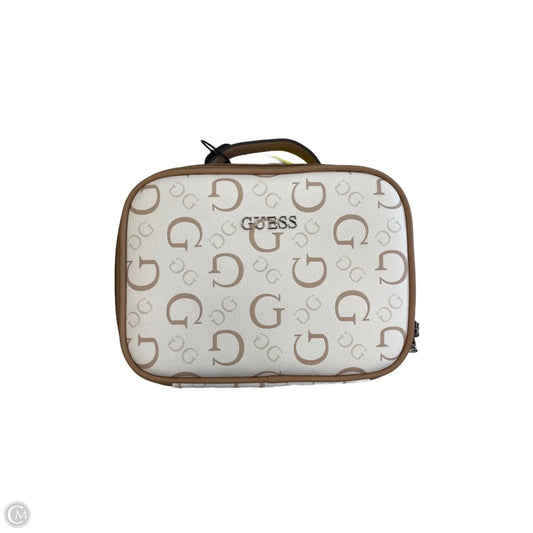 Makeup Bag By Guess, Size: Medium