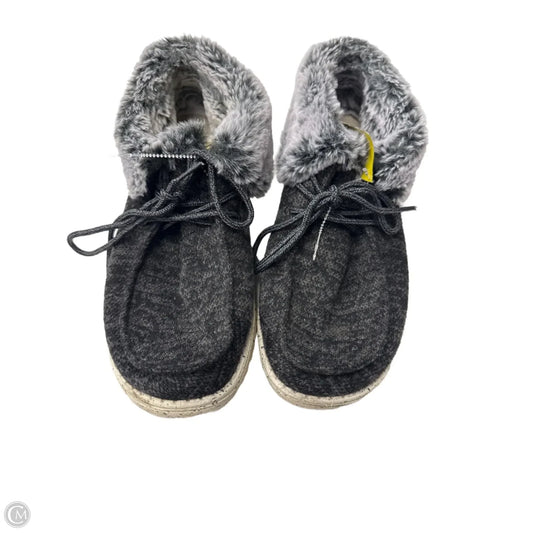 Shoes Flats By Hey Dude In Grey, Size: 10