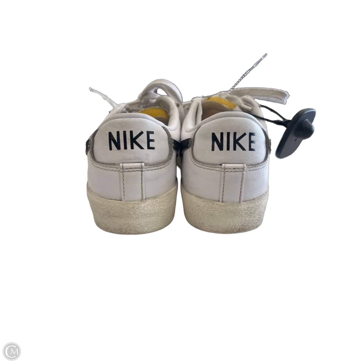 Shoes Sneakers By Nike In White, Size: 6.5