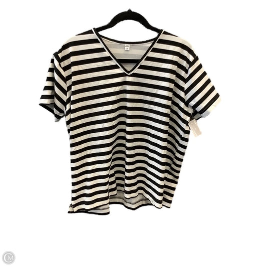Top Short Sleeve By Clothes Mentor In Black & White, Size: M
