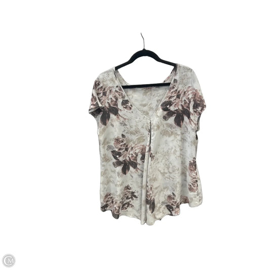 Top Short Sleeve By Dex In Grey, Size: 1x