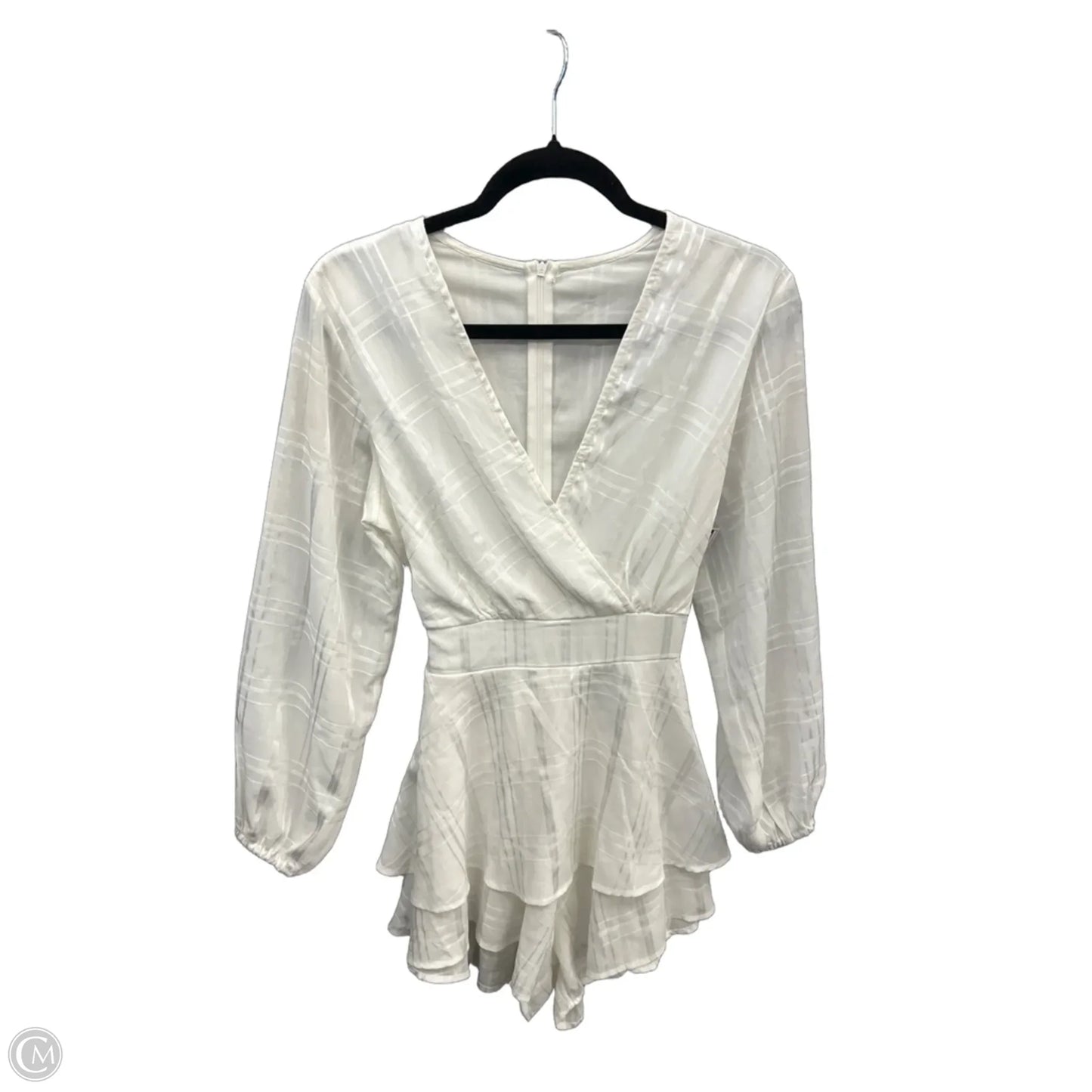Dress Casual Short By Clothes Mentor In White, Size: S