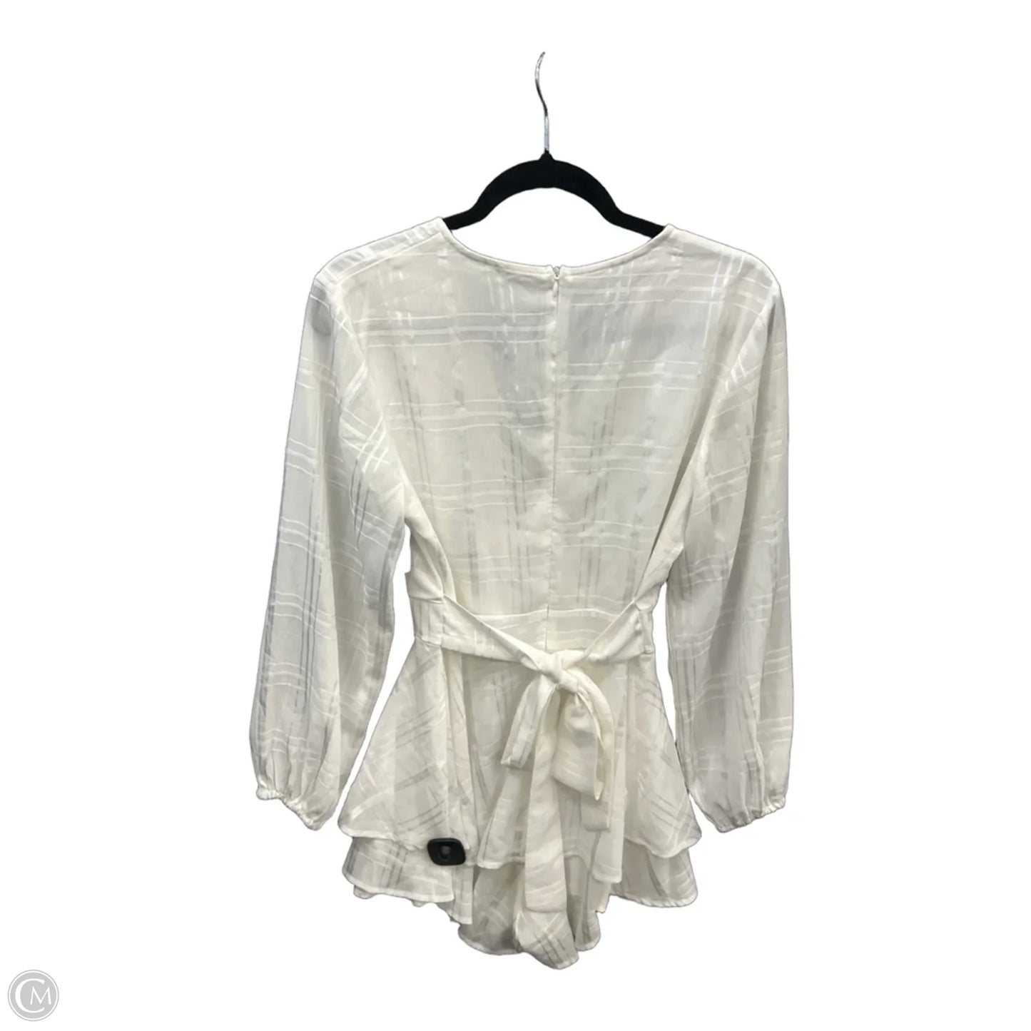 Dress Casual Short By Clothes Mentor In White, Size: S