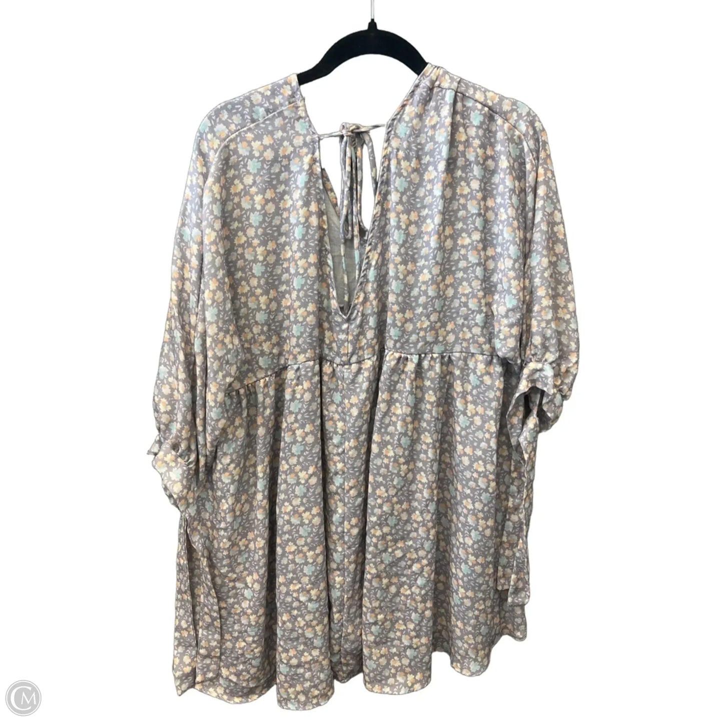 Dress Casual Short By Peach Love Cream California In Grey, Size: M