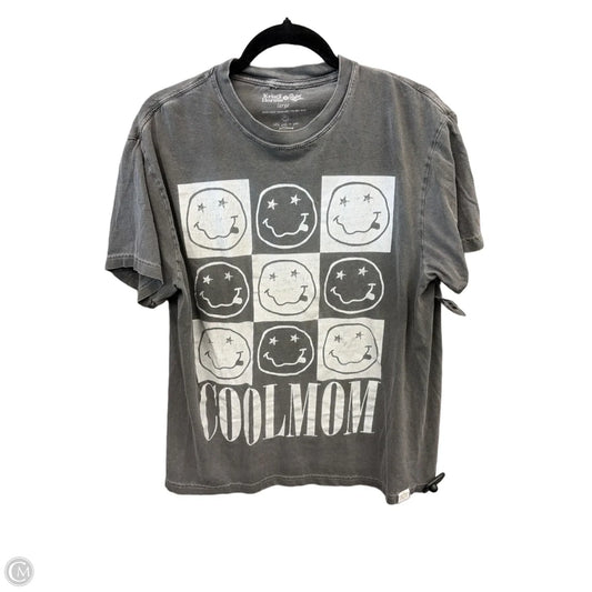 Top Short Sleeve By Clothes Mentor In Grey, Size: L