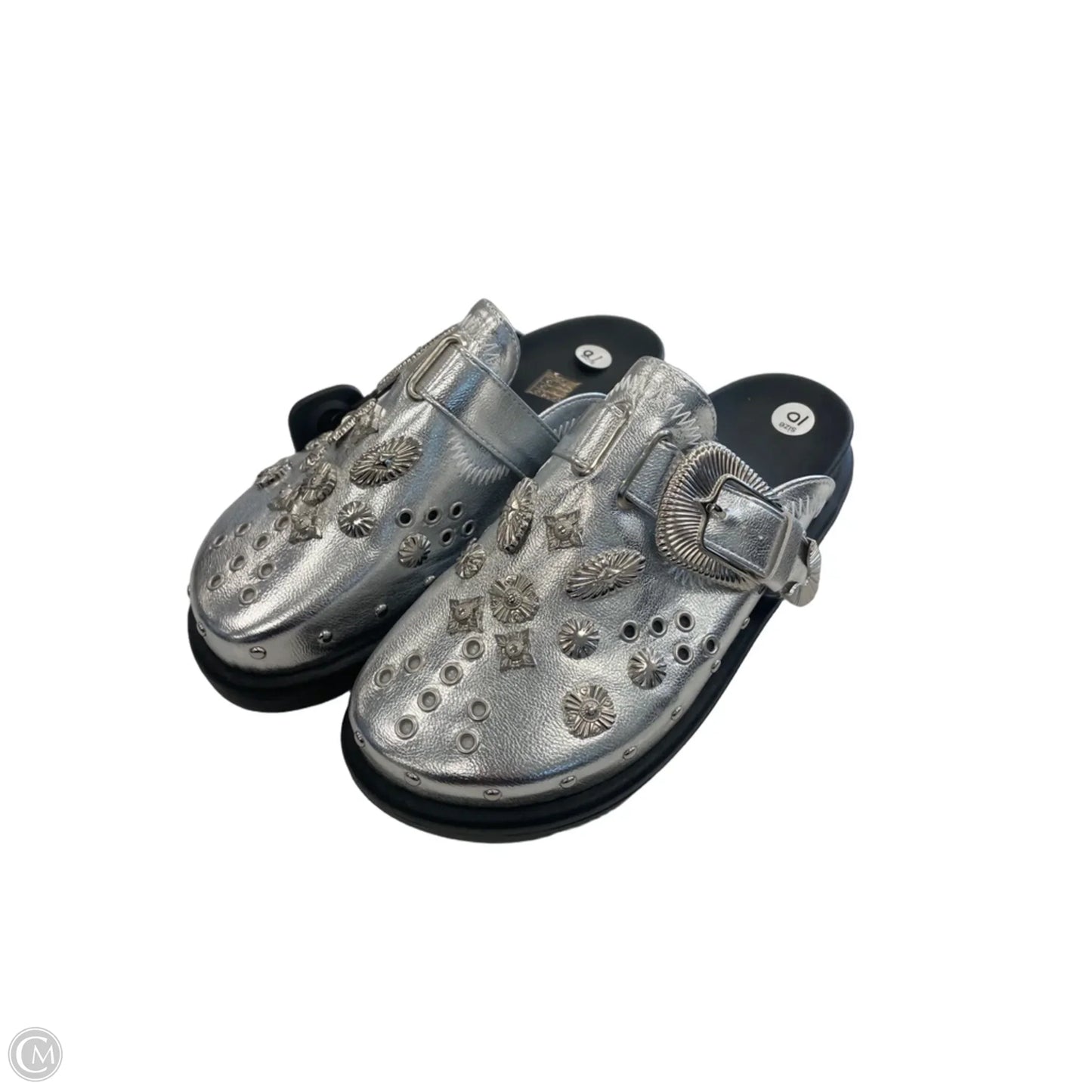 Shoes Flats By Clothes Mentor In Silver, Size: 10