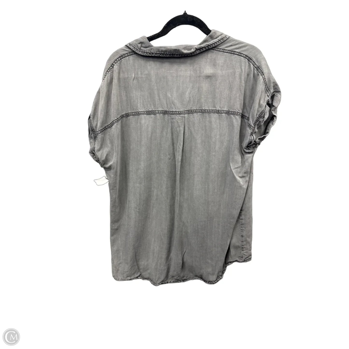 Top Short Sleeve By Clothes Mentor In Grey, Size: L