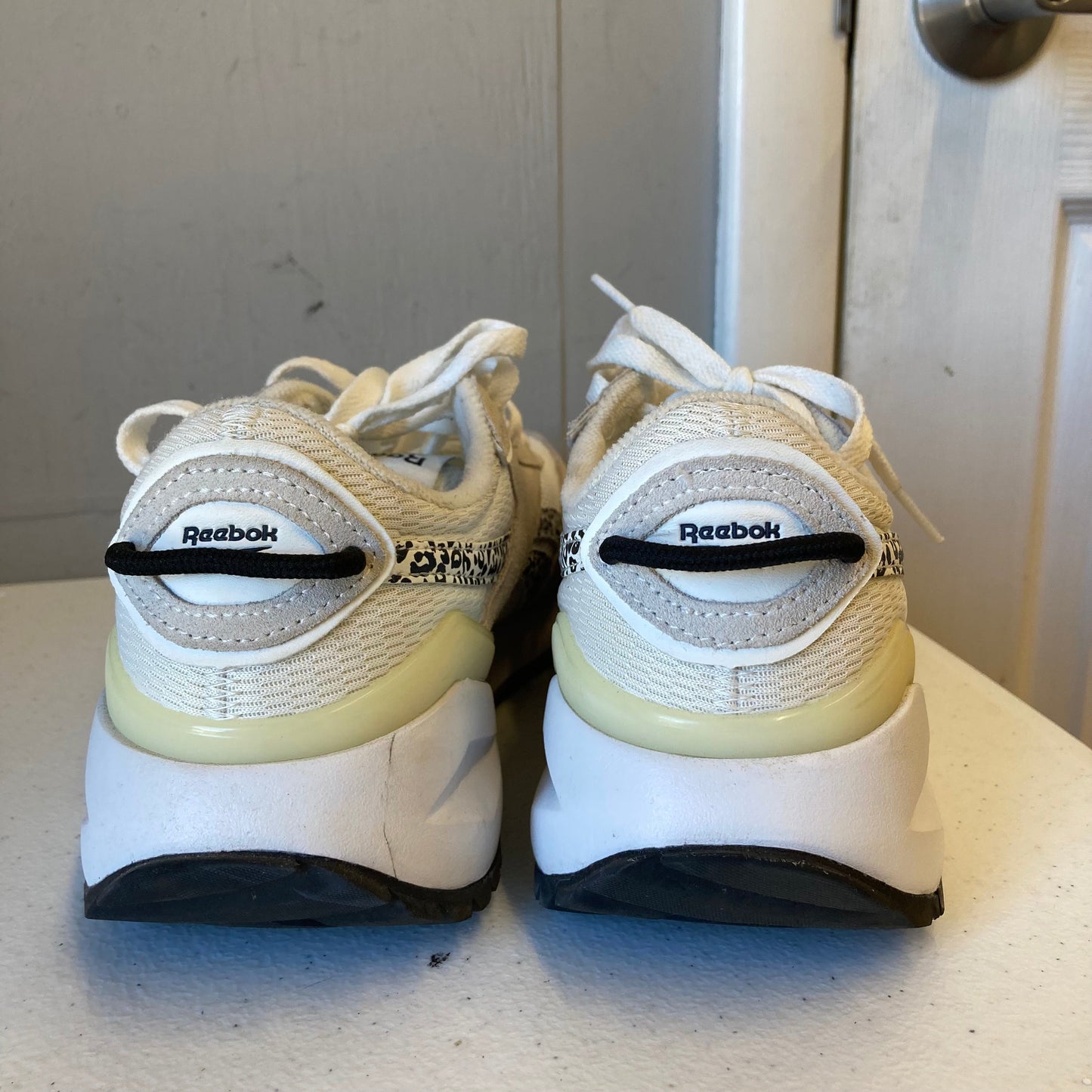 Shoes Athletic By Reebok In Tan & White, Size:10