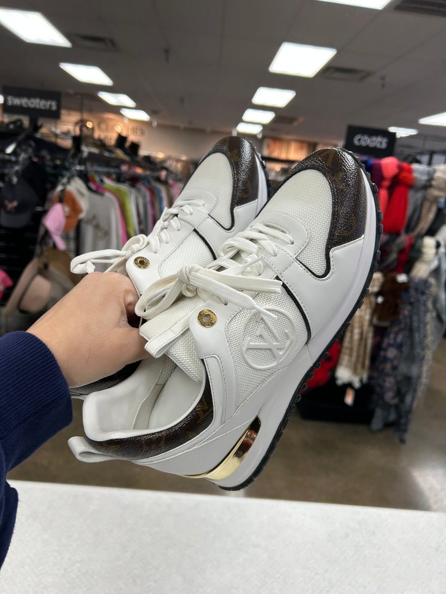 Shoes Luxury Designer By Louis Vuitton In White 38.5/8.5