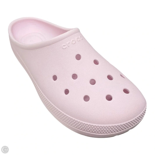 Sandals Flats By Crocs In Pink, Size: 8