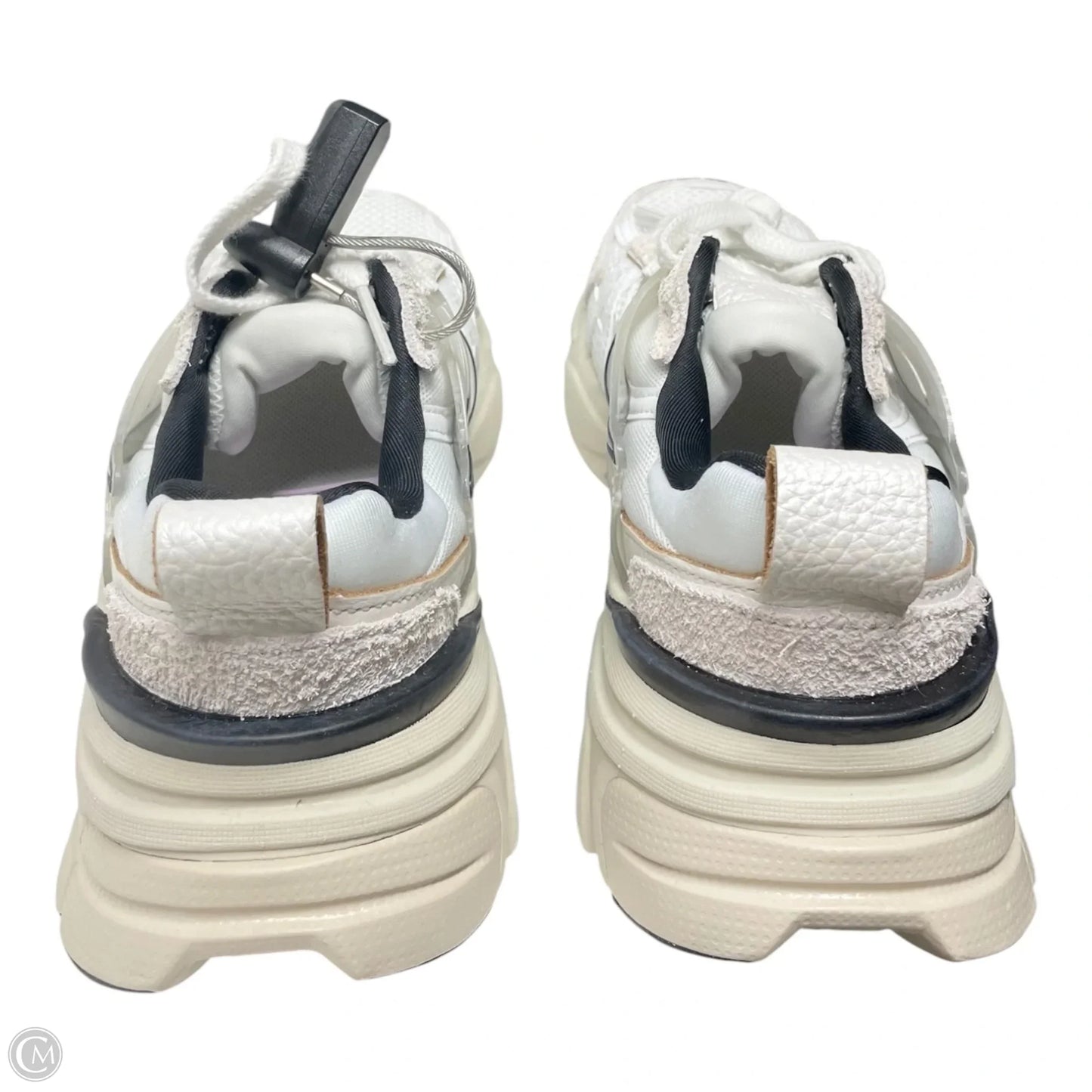 Shoes Sneakers By Nike In Black & White, Size: 6