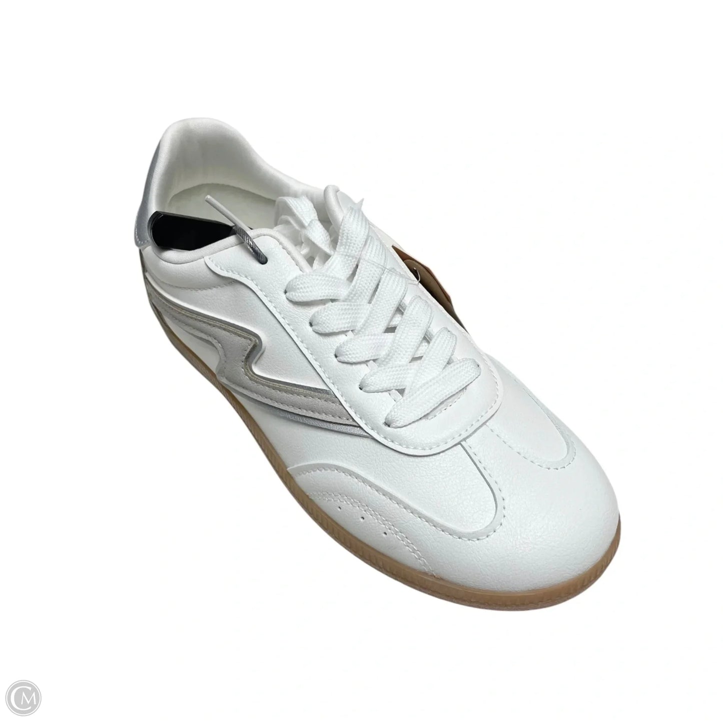 Shoes Sneakers By Clothes Mentor In Silver & White, Size: 6.5