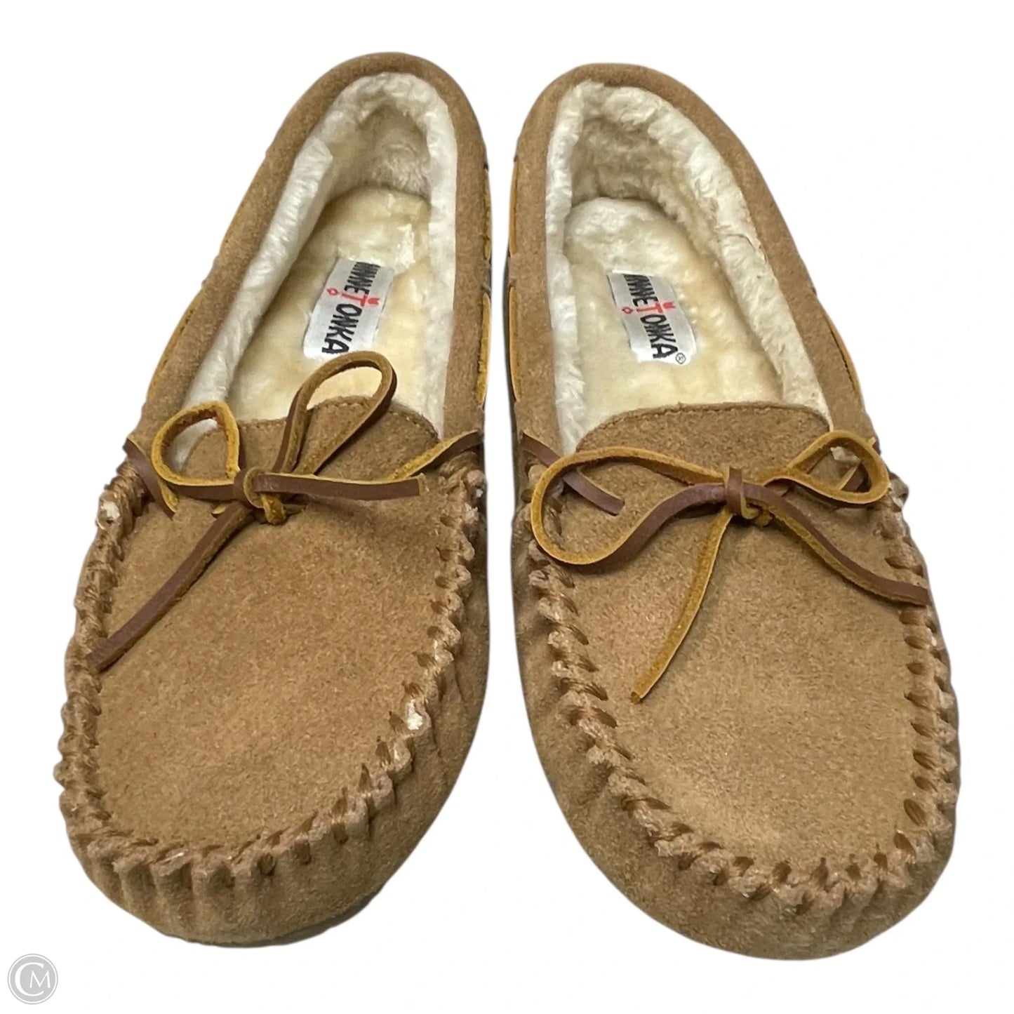 Shoes Flats By Minnetonka In Tan, Size: 11