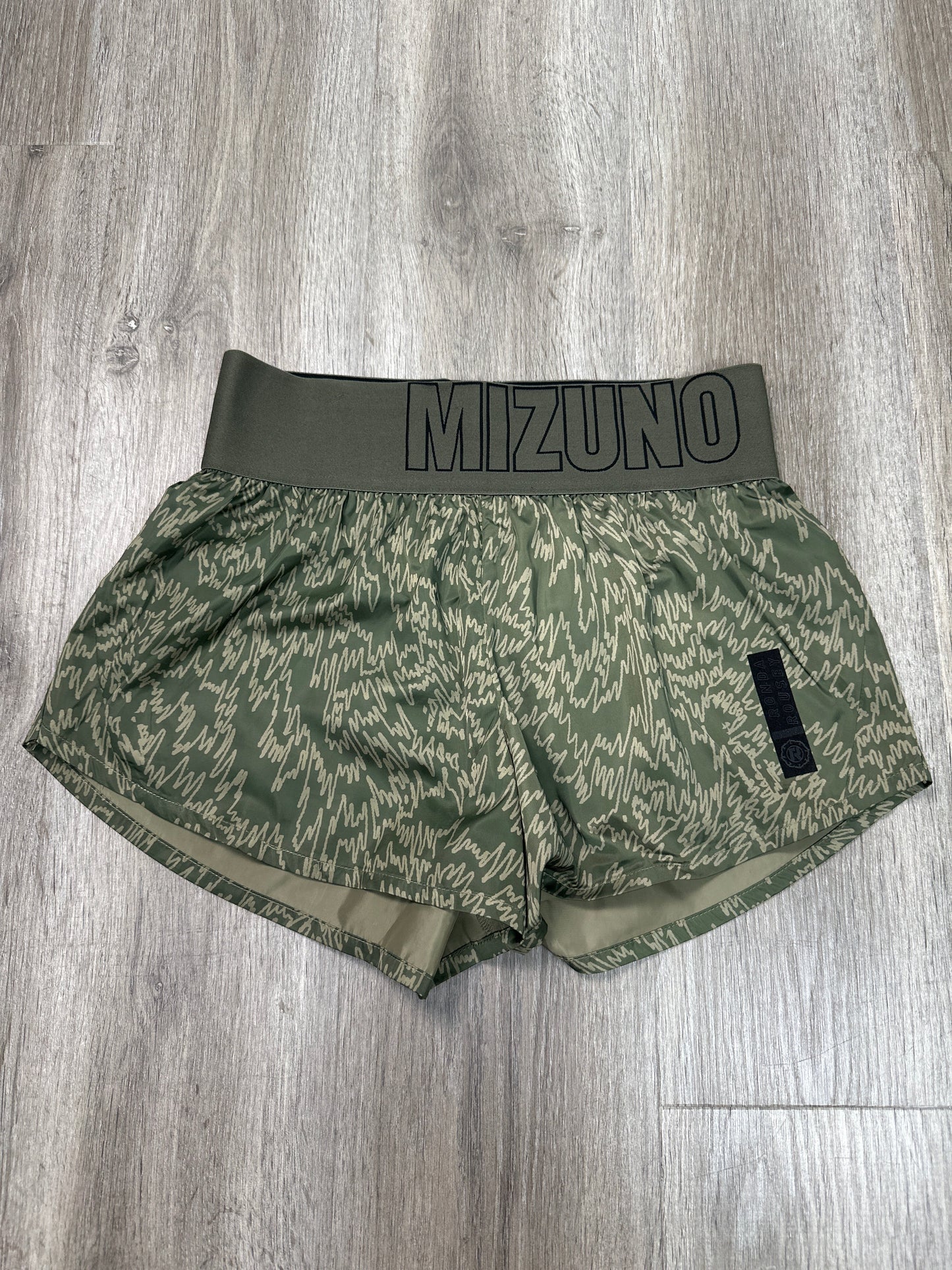 Athletic Shorts By Mizuno In Green, Size: S