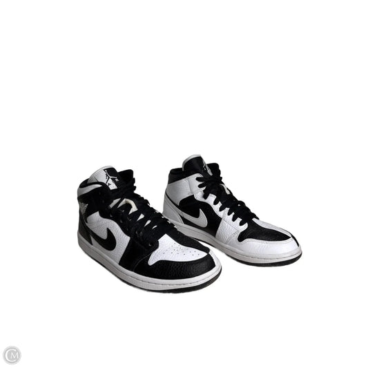Shoes Sneakers By Nike In Black & White, Size: 9