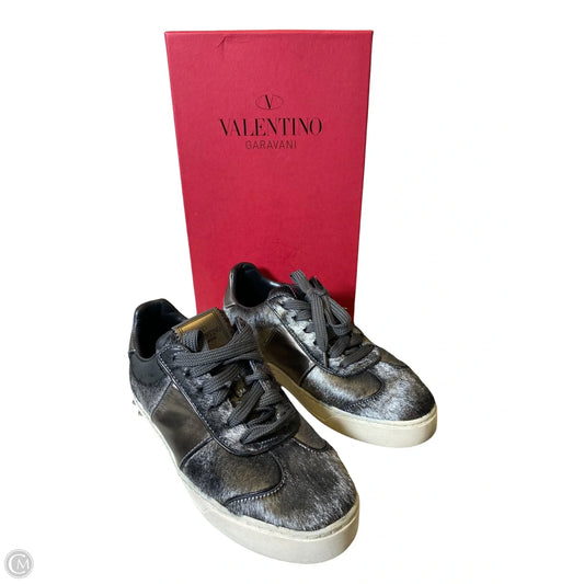 Shoes Luxury Designer By Valentino-garavani In Grey, Size: 5.5