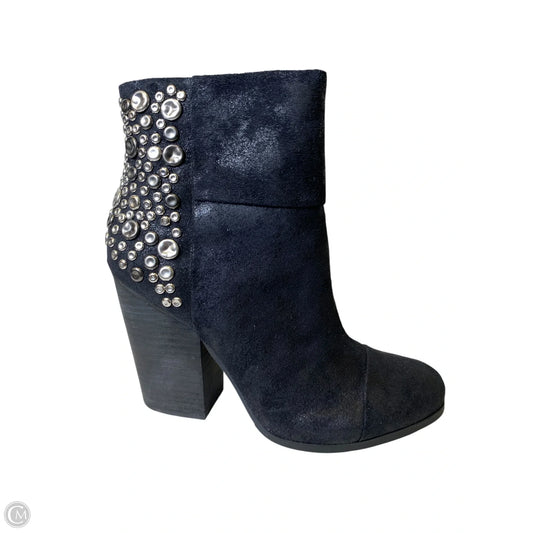 Boots Ankle Heels By Clothes Mentor In Black, Size: 7