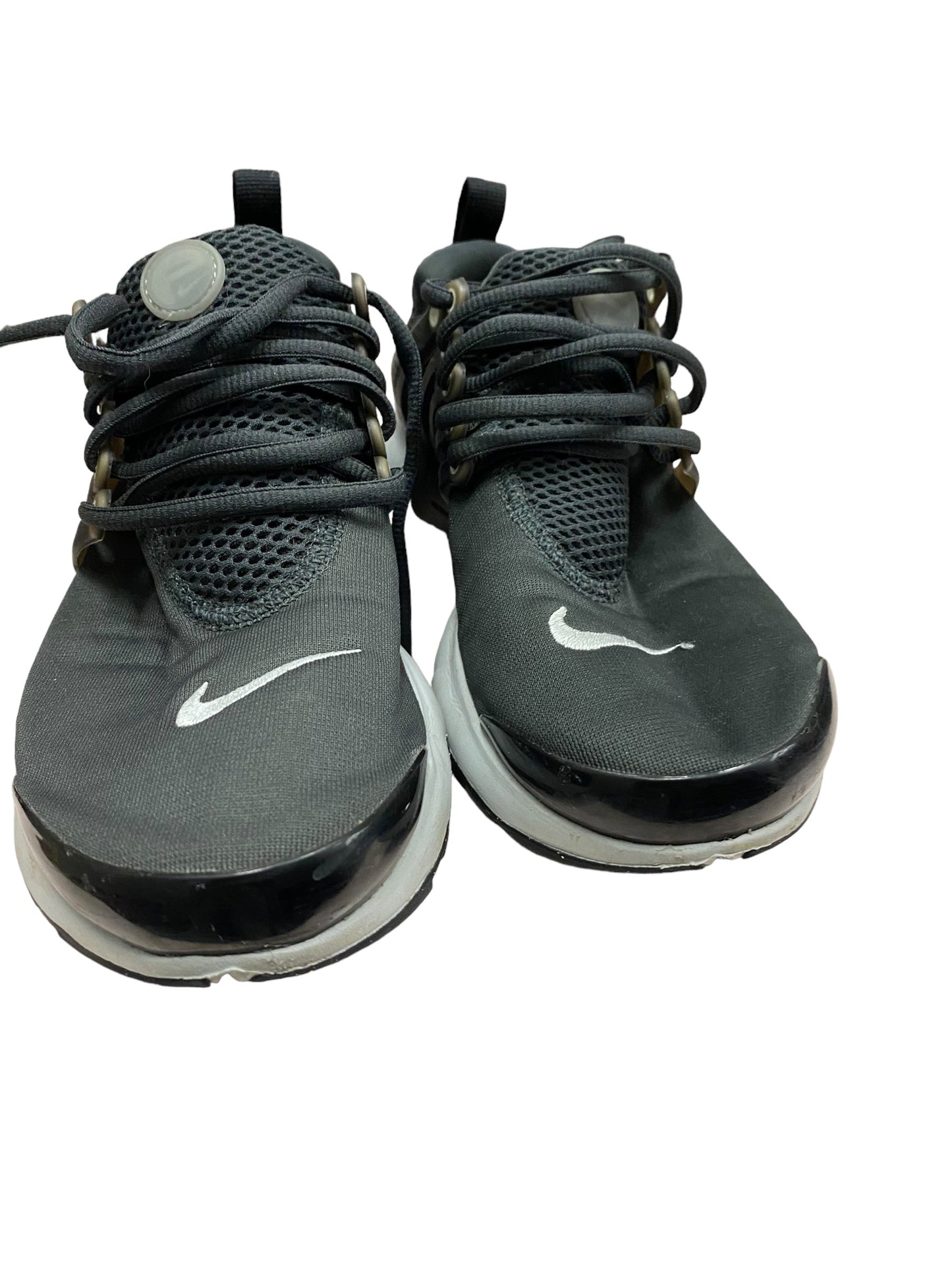 Black & Grey Shoes Sneakers Nike, Size 6Y