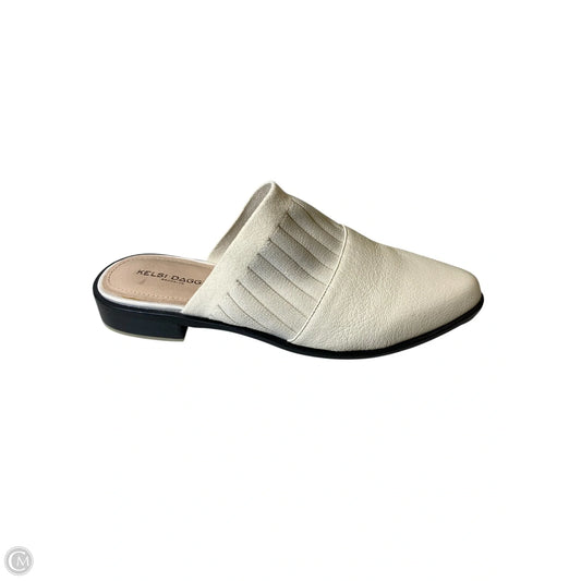 Shoes Flats By Kelsi Dagger In Cream, Size: 8