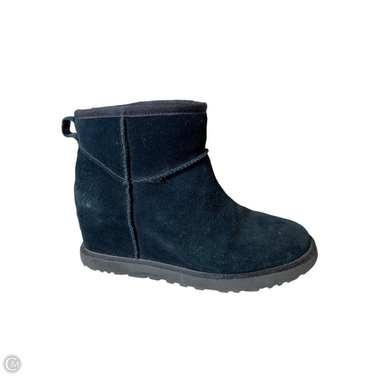 Boots Designer By Ugg In Black, Size: 7.5