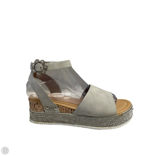 Sandals Heels Wedge By Clothes Mentor In Beige, Size: 6.5