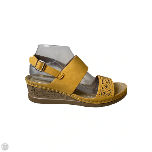 Shoes Heels Wedge By Clothes Mentor In Yellow, Size: 9