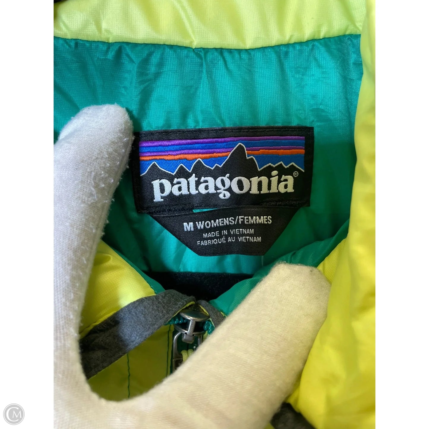 Jacket Puffer & Quilted By Patagonia In Green, Size: M