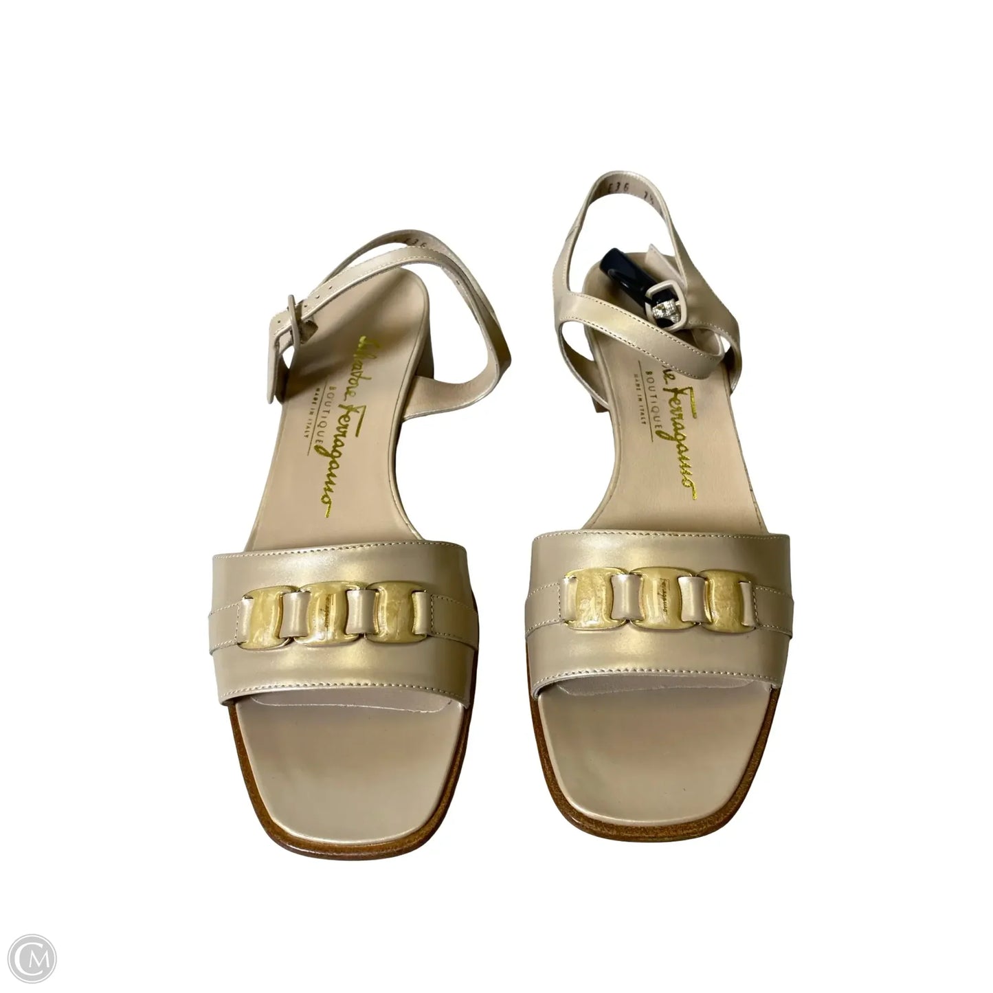 Shoes Luxury Designer By Ferragamo In Cream, Size: 7.5