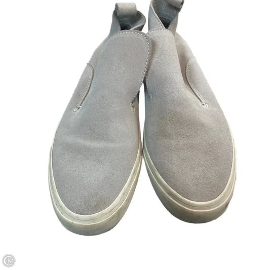 Shoes Flats By Clothes Mentor In Beige, Size: 9.5